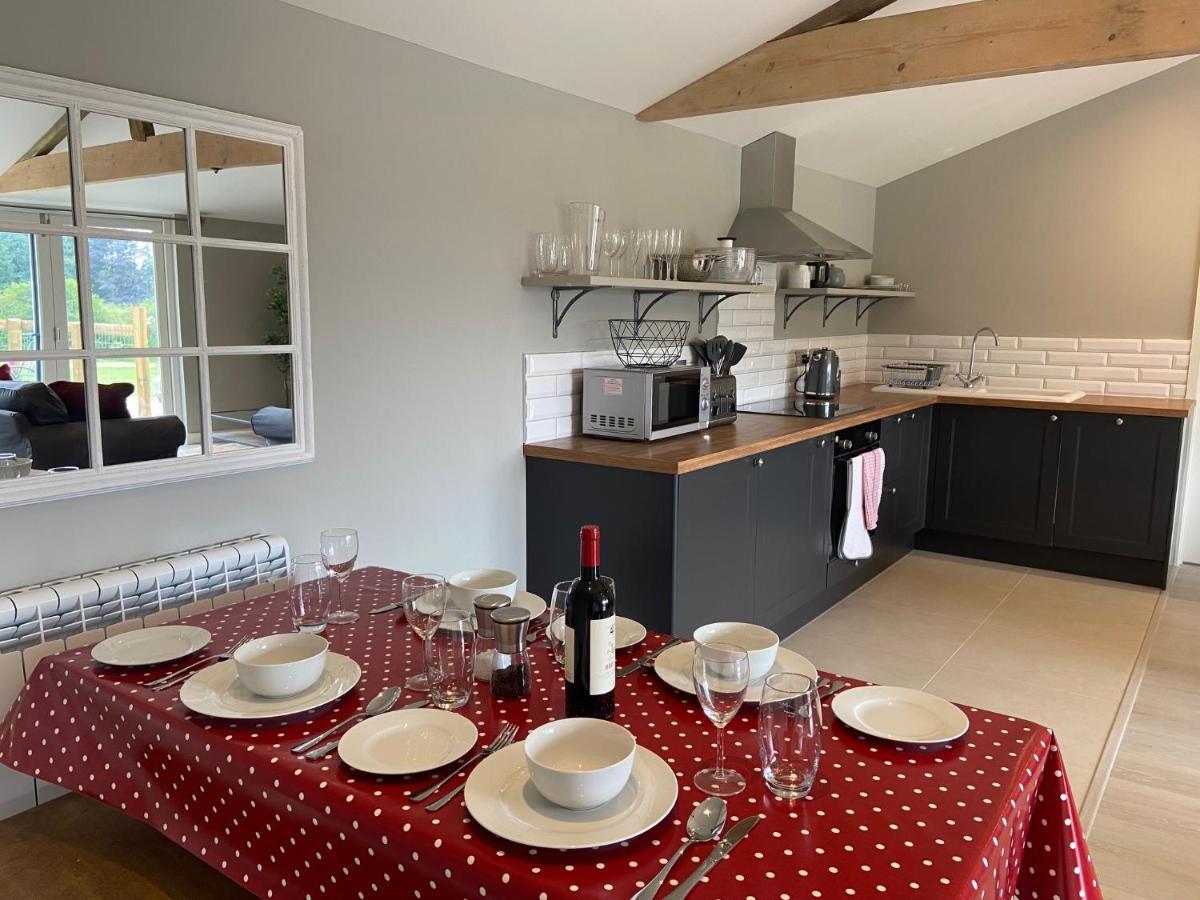 Glebe Barn, Little Glebe Farm Apartment เชลเทนแฮม ภายนอก รูปภาพ